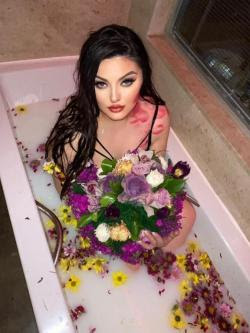 call girls in ghitorni